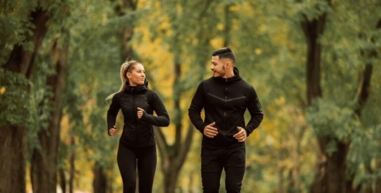 Couple running together. Hypnotherapy to quit smoking. Brisbane Livewell Clinic. Naturopath Brisbane Northside. Quit Smoking Hypnosis Calculator. Stop Smoking Hypnosis Calculator