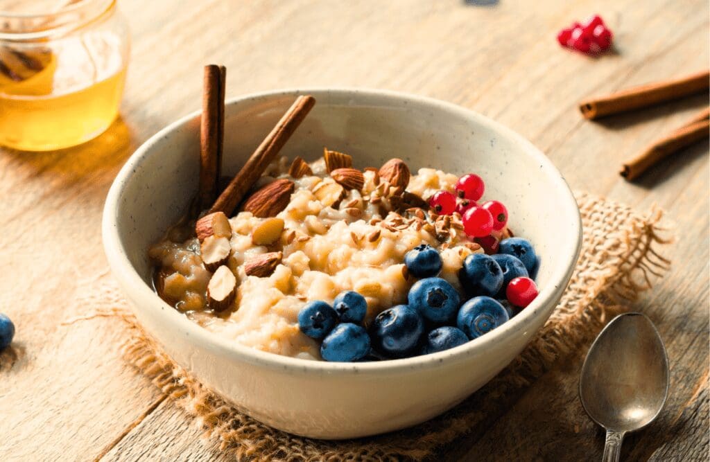 Oatmeat and fruit bowl. Fibre. Brisbane Livewell Clinic