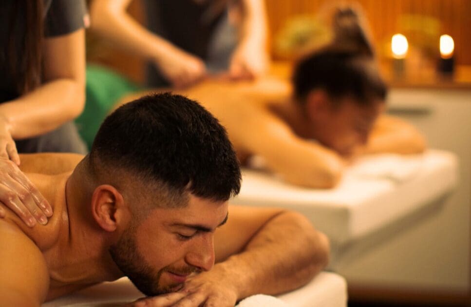 Man and woman receiving a relaxing body massage. Relaxation Massage Near Me. Massage Therapist Cannon Hill. Brisbane Livewell Clinic