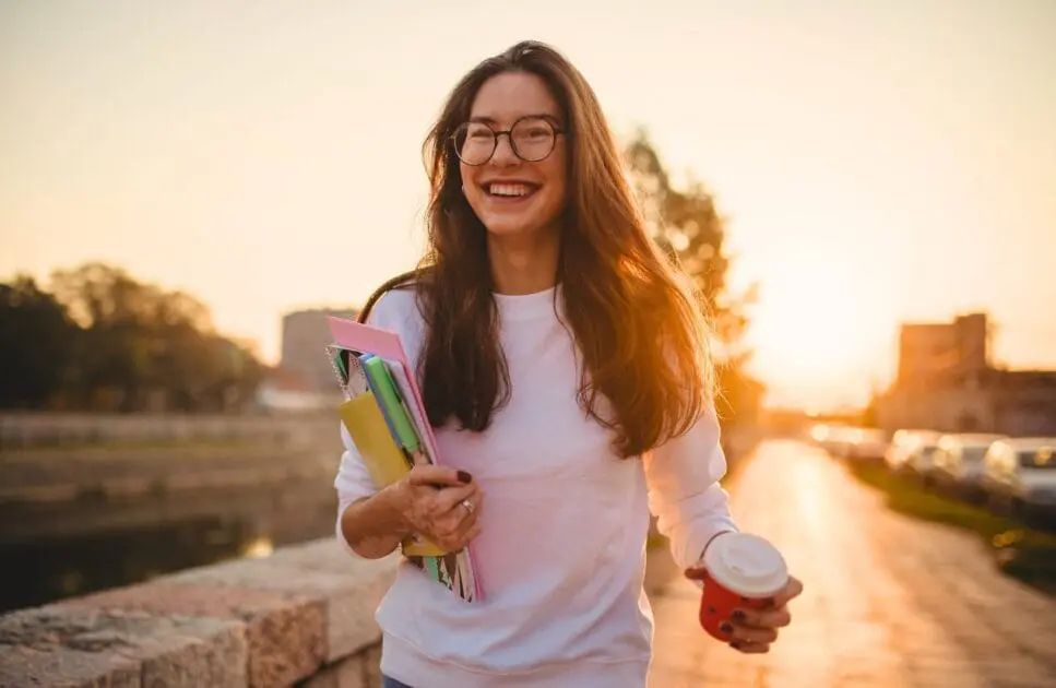 Woman walking during sunset. Treating Depression with Naturopathy. GERD. Osteopath for Back Pain. Brisbane Livewell Clinic