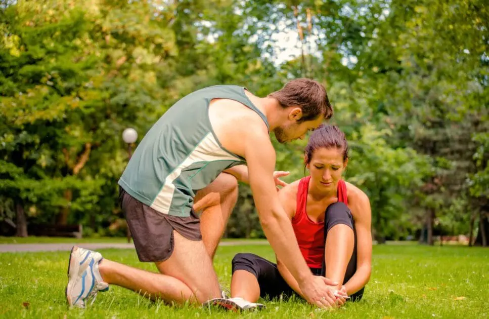Man helping injured woman. Vulnerable to Osteoarthritis. Brisbane Livewell Clinic