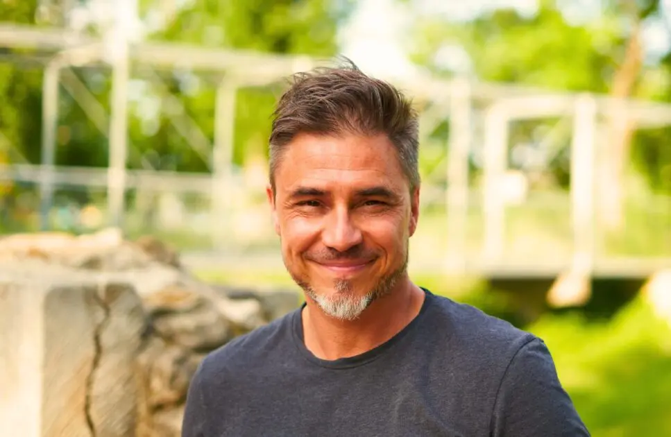 Portrait of a happy man. Naturopathic Medicine. What is Bowen Therapy Good for. Hypnosis and Alcoholism. Holistic Counselling Near Me. Osteopath Neck Support and Shooulder Discomfort. Brisbane Livewell Clinic