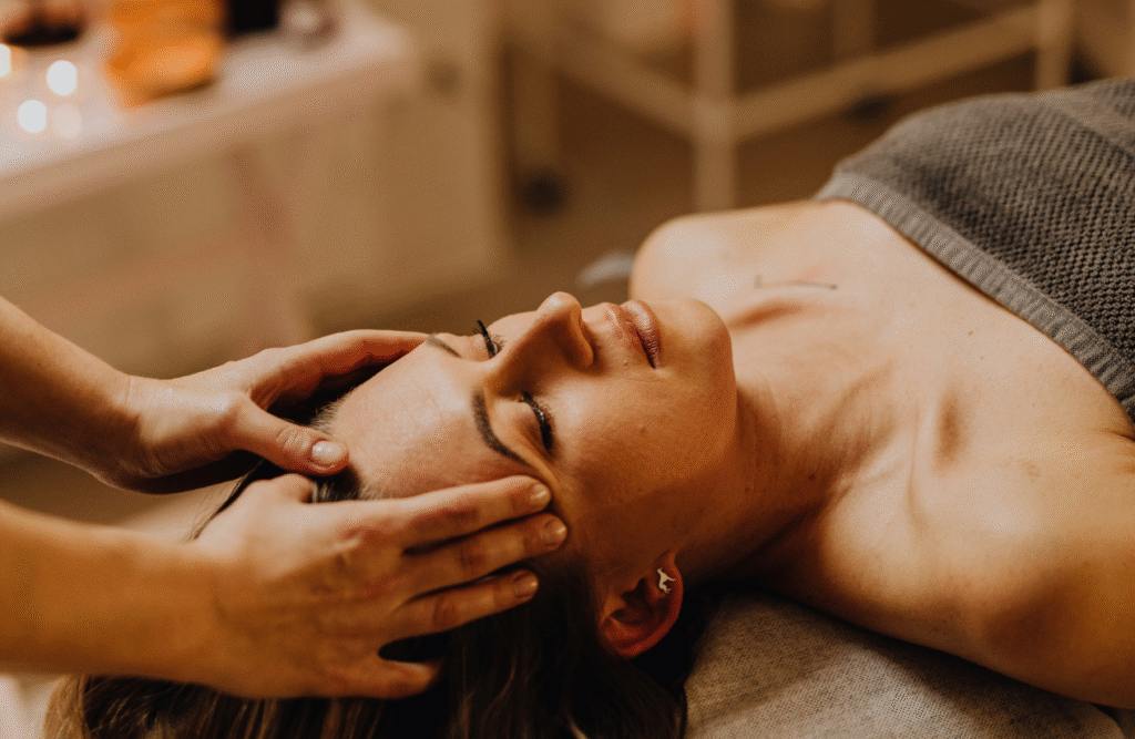 Woman having a head massage. Indian Head Massage Brisbane. Brisbane Livewell Clinic. Full Body Massage Brisbane