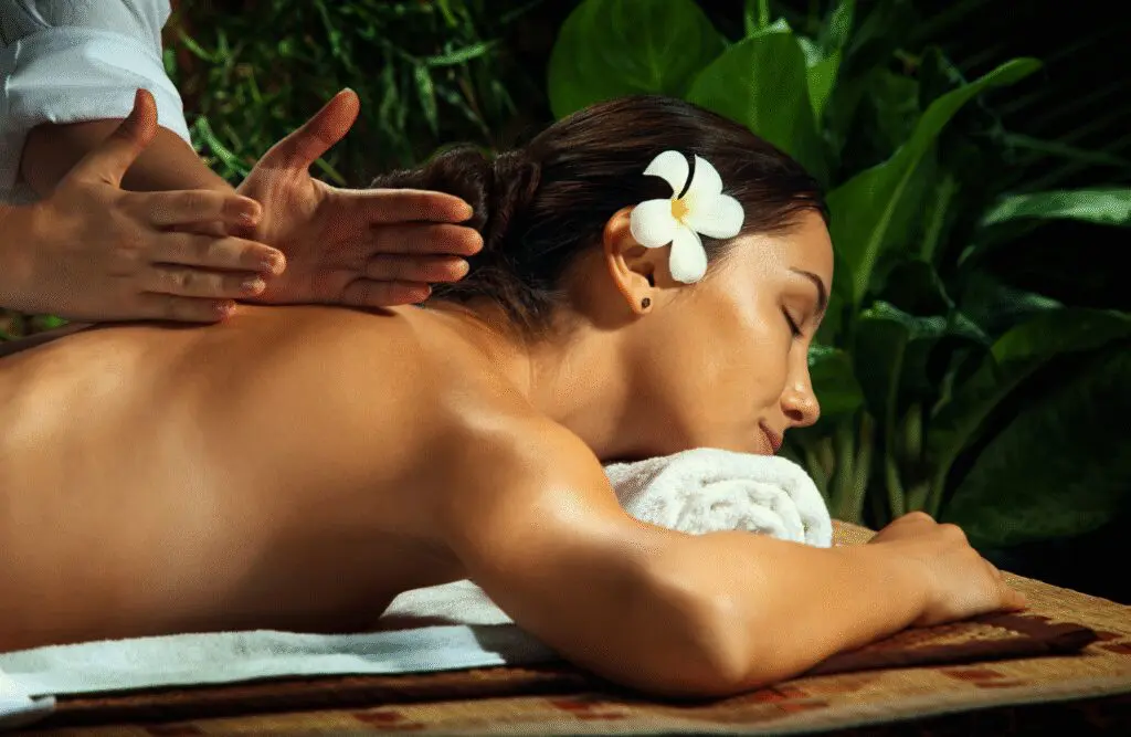 Woman having a relaxing back massage. What is Remedial Massage. Massage Near Me. Massage Brisbane Northside. Massage Cannon Hill. Brisbane Livewell Clinic