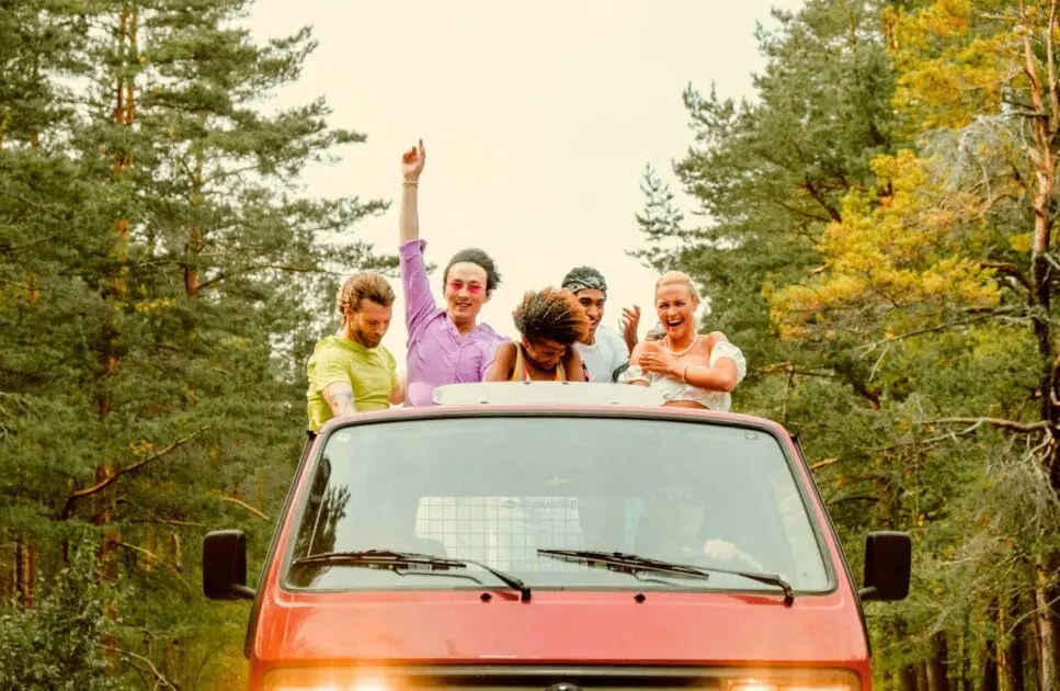 Group of friends having fun riding at the back of a pickup truck. Hypnotherapy near Geebung. Bridgeman Downs. Brisbane Livewell Clinic